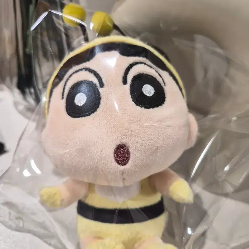 [BUNJANG] Crayon Shin-chan Bee Plush Keychain (13cm) / 짱구 꿀벌 봉제 인형 키링 13cm