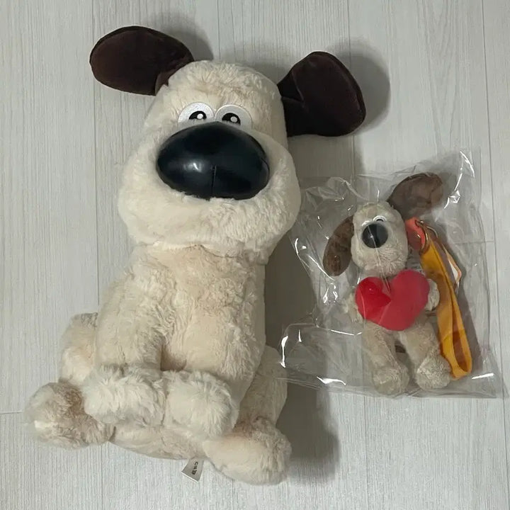 [BUNJANG] Wallace &amp; Gromit Sitting Plush Set 30cm / (세트) 월레스와그로밋 하트 키링 싯팅 30cm 인형