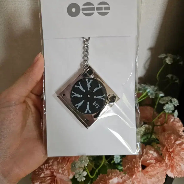 [BUNJANG] BTS Turntable Keychain / bts 턴테이블 키링