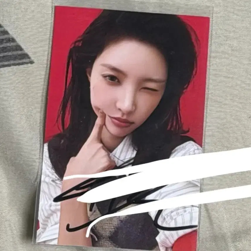 [BUNJANG] ILLIT Yoona Signed Photocard / 아일릿 싸인포카 사인포카 signed pc 양도 윤아