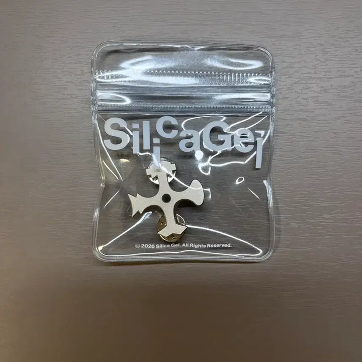 [BUNJANG] Silica Gel Badge / 실리카겔 뱃지