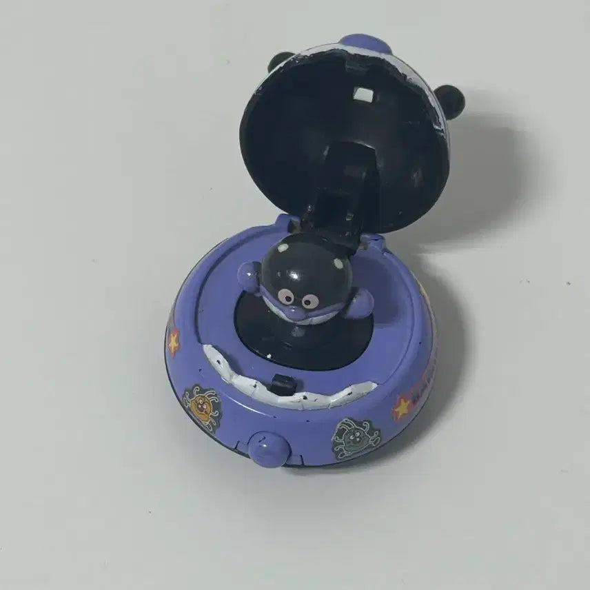 [BUNJANG] Bacterian Classic Spaceship Gacha Toy / 세균맨 고전 우주선 깜상 가챠
