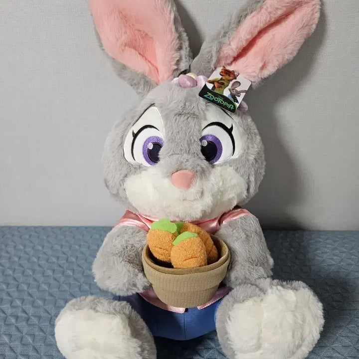 [BUNJANG] Disney Zootopia Judy Hopps Carrot Hugging Plush Toy / (급처)디즈니 주토피아 주디 쥬디 허그 캐롯 인형