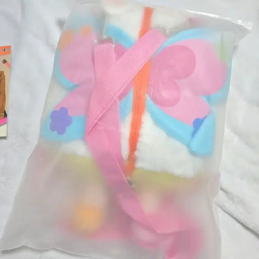 [BUNJANG] Ani Plush Bag + Postcard Set / 에니 플러시 가방+ 엽서