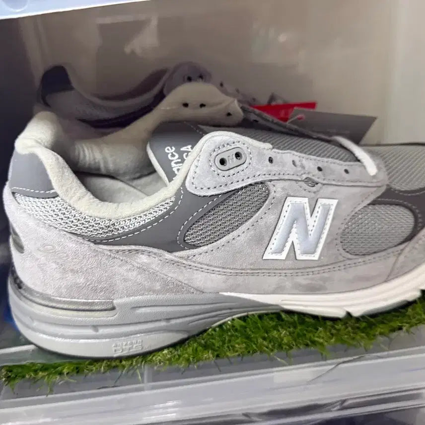 [BUNJANG] New Balance 993 Grey Sneakers Size 280 / 뉴발란스 993 그레이 운동화 280
