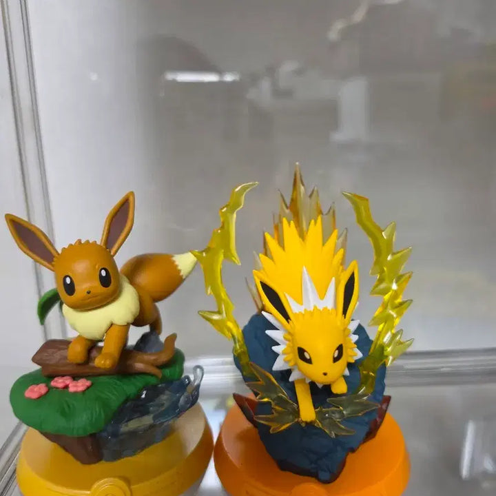 [BUNJANG] Pokemon Eevee &amp; Jolteon Funism Figure Bundle Set / 포켓몬스터 이브이,쥬피썬더 funism피규어 판매합니다
