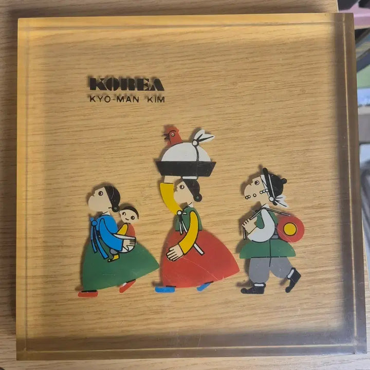 [BUNJANG] Kim Kyoman Studio Large Acrylic Paperweight / 김교만 작가님의 대형 문진 1개