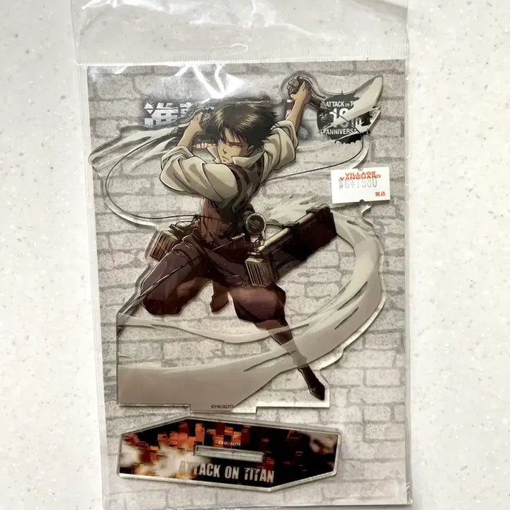 [BUNJANG] Attack on Titan 10th Anniversary Village Vanguard Levi Acrylic Stand / 진격의 거인 10주년 빌리지 뱅가드 리바이 아크릴 스탠드 후없선