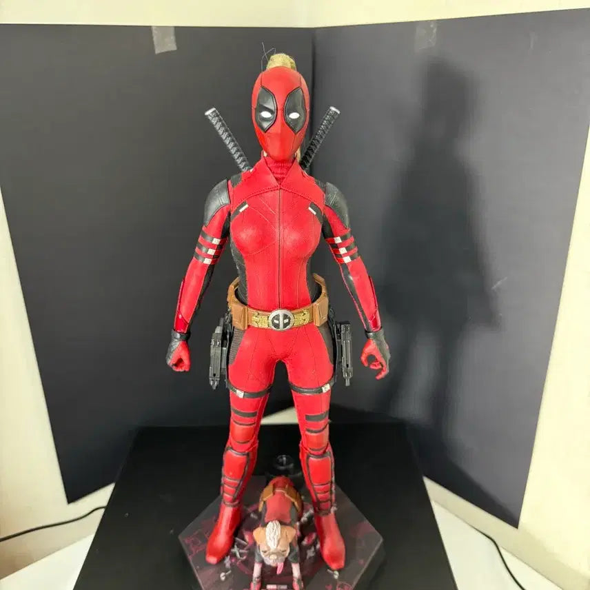 [BUNJANG] Hot Toys Lady Deadpool MMS747 Figure / 핫토이 레이디풀 mms747 피규어