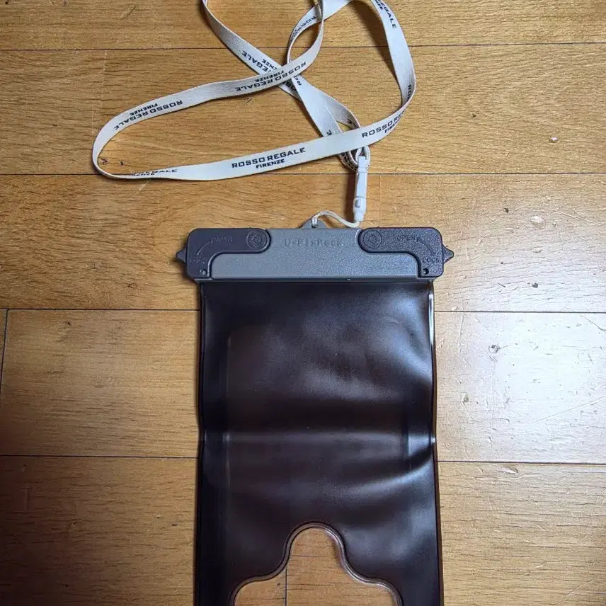 [BUNJANG] Waterproof Phone Pouch Case / 휴대폰 핸드폰 방수팩 방수케이스 팝니다.