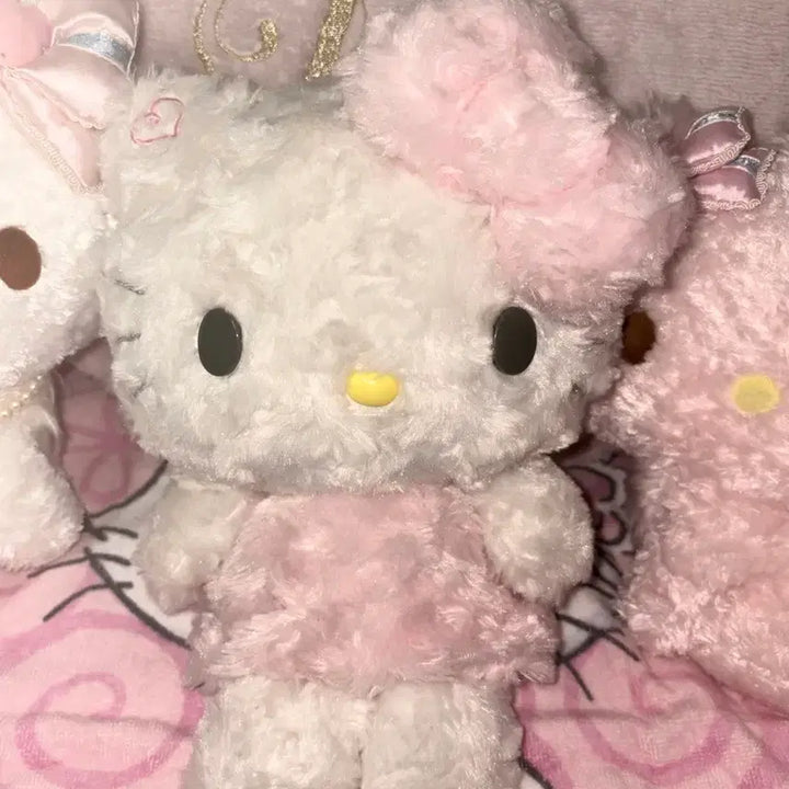 [BUNJANG] Sanrio Hello Kitty Rose Boa Fur Plush / 1시간 특별 2만원 할인) 고전키티 로즈보아키티 보아털키티 장미털키티