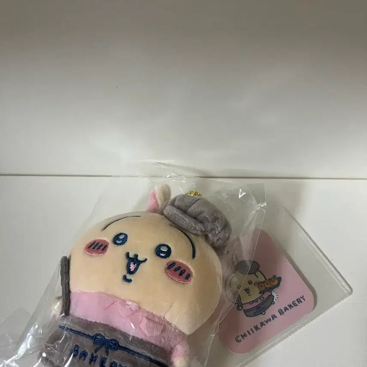 [BUNJANG] Chiikawa Bakery Staff Usagi Plush / 치이카와 베이커리 스태프 우사기