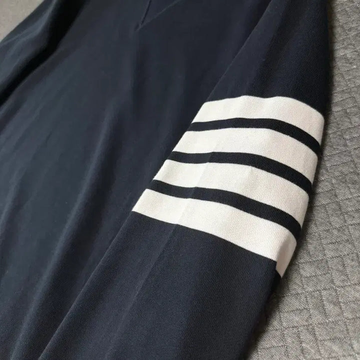 [BUNJANG] Thom Browne Sweatshirt Navy Size 3 / 톰브라운 맨투맨