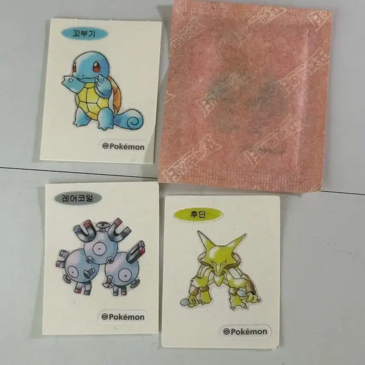 [BUNJANG] Pokemon Stickers (Sealed) Charizard + Squirtle + 2 / 포켓몬 띠부씰 (미개봉)리자몽+꼬부기 +2