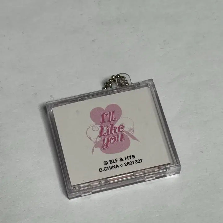 [BUNJANG] ILLIT Minju CD Gacha Keyring / 아일릿 CD 가챠 키링 민주