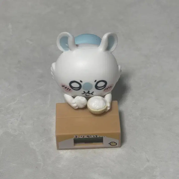 [BUNJANG] Chiikawa Momonga Desk Clock / 치이카와 모몽가 탁상시계 골판지시계 가챠 팝니다
