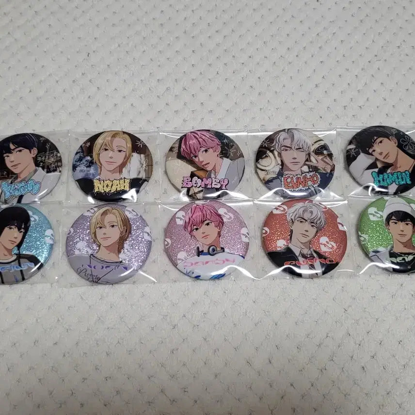 [BUNJANG] PLAVE Kakurenbo Glitter Name Can Badge Set (All Members) / 플레이브 카쿠렌보 캔뱃지 예준 노아 밤비 은호 하민 드볼 글리터 이름