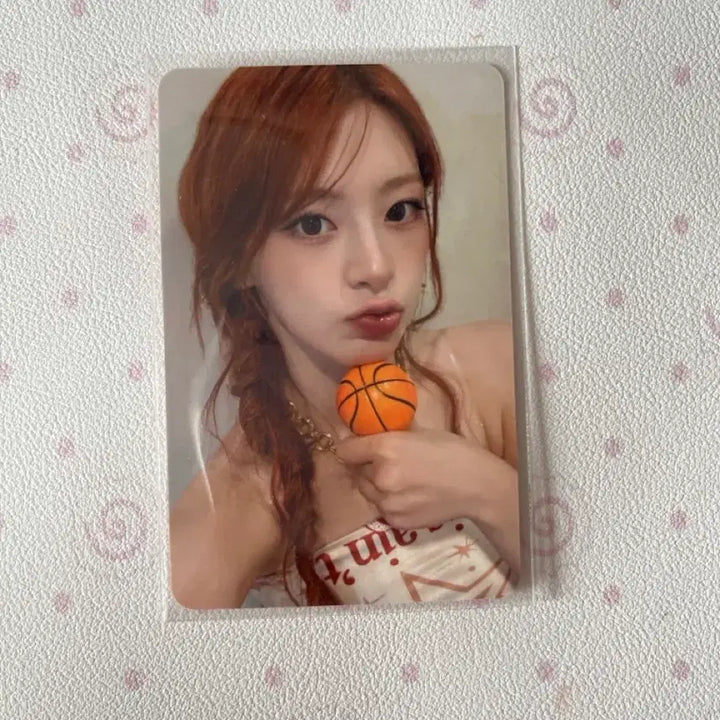 [BUNJANG] STAYC Seeun AWOOIT Apple Music Lucky Draw Photocard / (번블) 스테이씨 세은 아원잇 애플뮤직 특전 농구공 포카