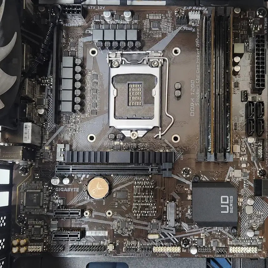[BUNJANG] Gigabyte B560M Motherboard + 2x Samsung 8GB DDR4 3200MHz RAM Bundle / b560m 보드+삼성 램 8G 2개