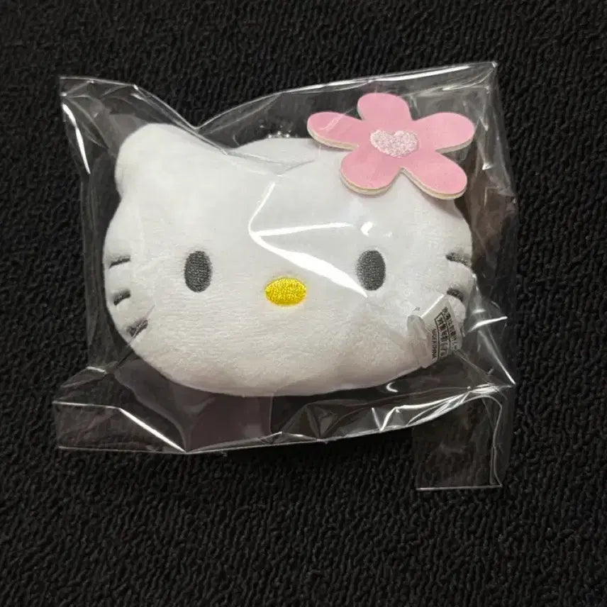 [BUNJANG] Hello Kitty Plush Keychain / 헬로키티 인형키링