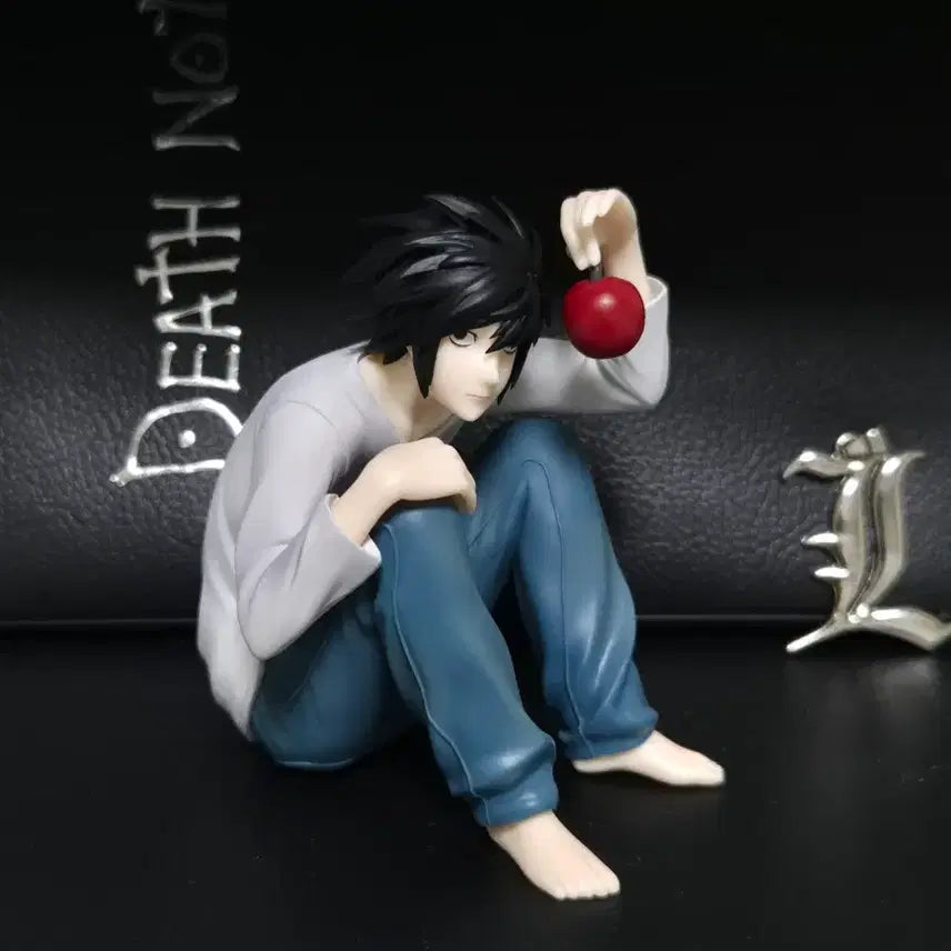 [BUNJANG] Death Note L Figure (Box Included) / 정품 데스노트 L 피규어(박스 O)