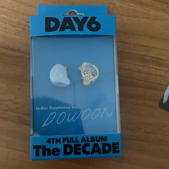 [SOLD OUT] DAY6 더 디케이드 이어폰 도운