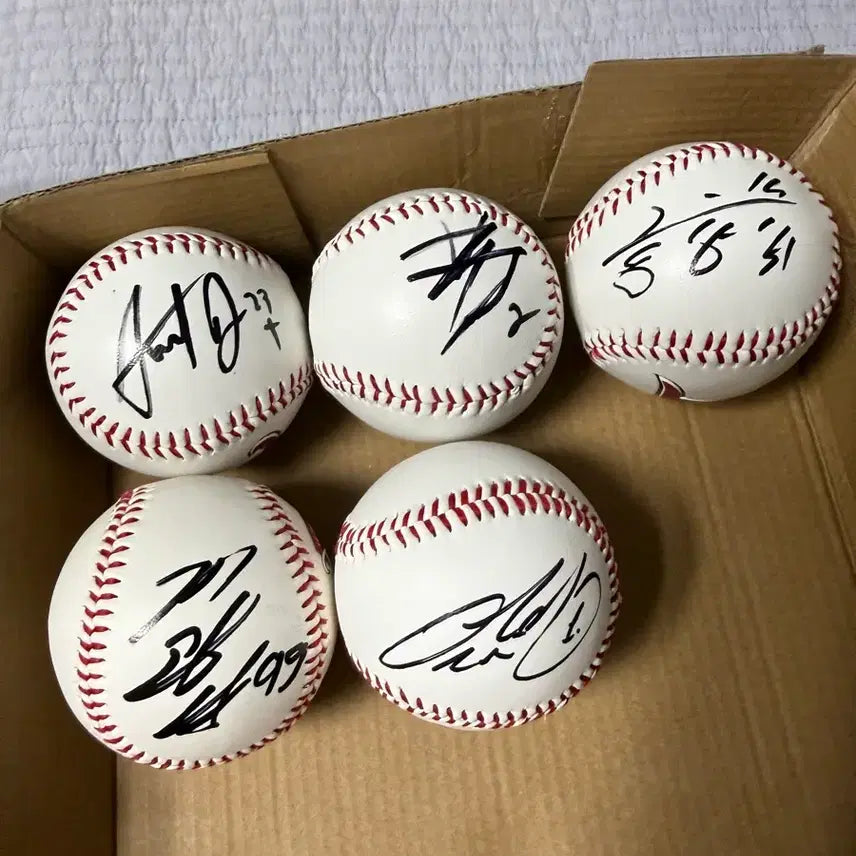 [BUNJANG] LG Twins Signed Baseball (Various Players) / LG 트윈스 싸인볼 판매합니다