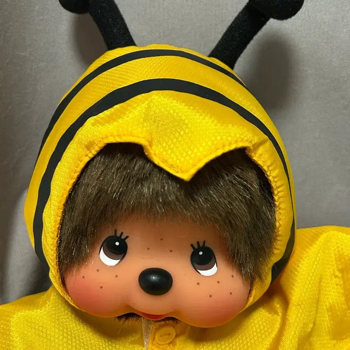 [BUNJANG] Monchhichi Bee Raincoat Plush / 우비 몬치치