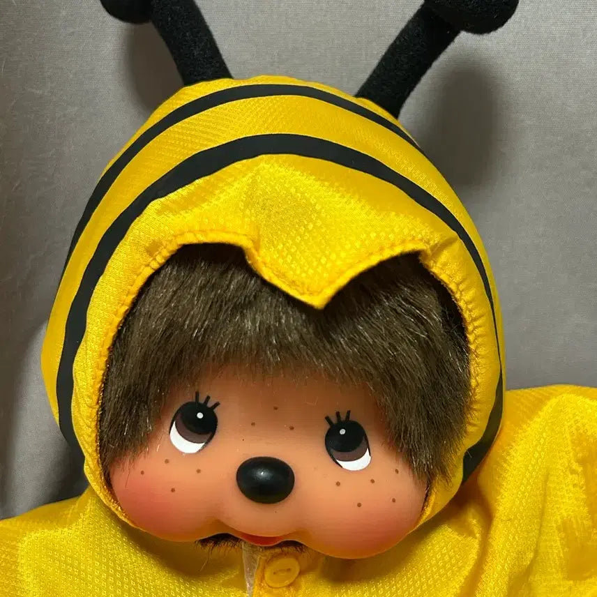 [BUNJANG] Monchhichi Bee Raincoat Plush / 우비 몬치치 (고전)
