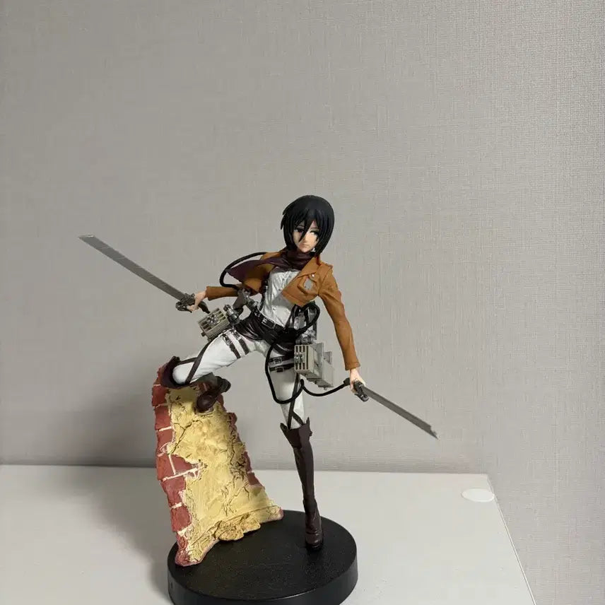 [BUNJANG] Attack on Titan Mikasa Ackerman Figure / 미카사 피규어 팔아요