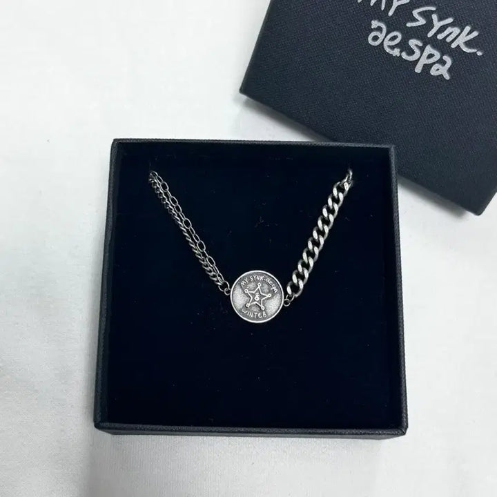[BUNJANG] Aespa Winter Mysic Bracelet / 에스파 윈터 마이싱크 팔찌