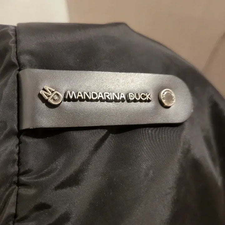 [BUNJANG] Mandarin Duck Black Handbag Backpack / 만다리나덕 핸드백백팩 블랙