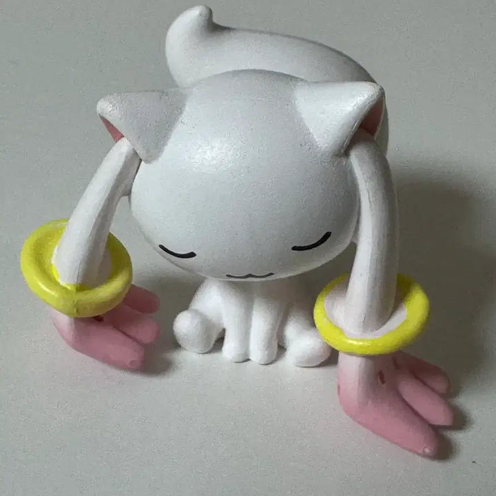 [BUNJANG] Puella Magi Madoka Magica Kyubey Shoulder Plush / 마법소녀 마도카 마기카 어깨쿵 큐베