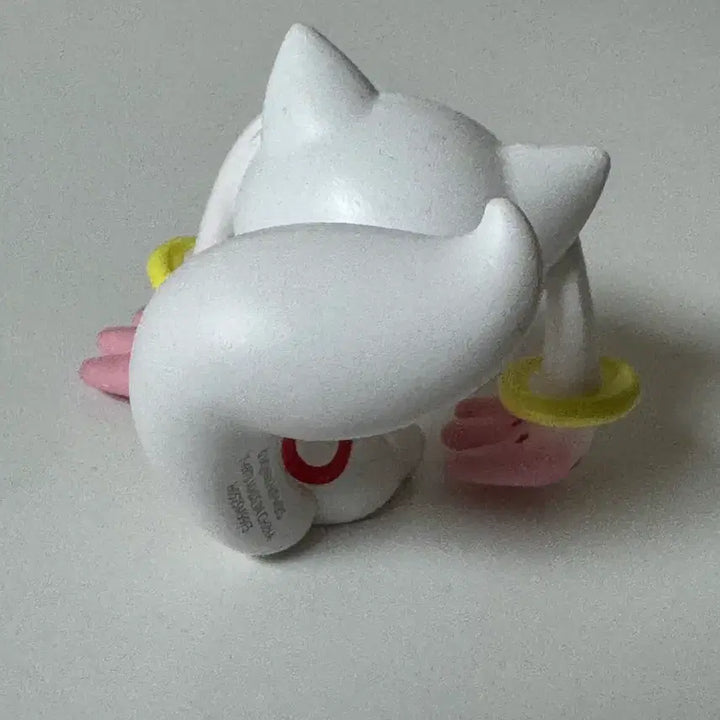 [BUNJANG] Puella Magi Madoka Magica Kyubey Shoulder Plush / 마법소녀 마도카 마기카 어깨쿵 큐베