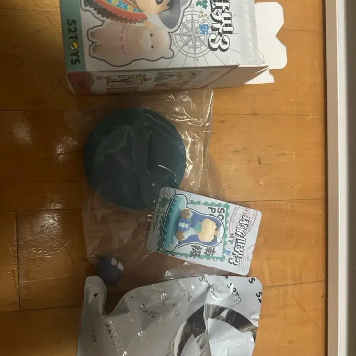 [BUNJANG] Crayon Shin-chan Penguin Figure / 짱구피규어