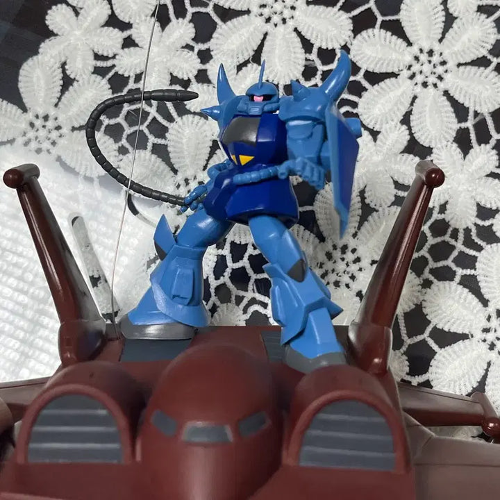 [BUNJANG] Bandai Mobile Suit Gundam Zaku &amp; Gouf Remote Control Figures / 건담 RC카 구프 자쿠 리모트컨트롤 고전 피규어 건프라