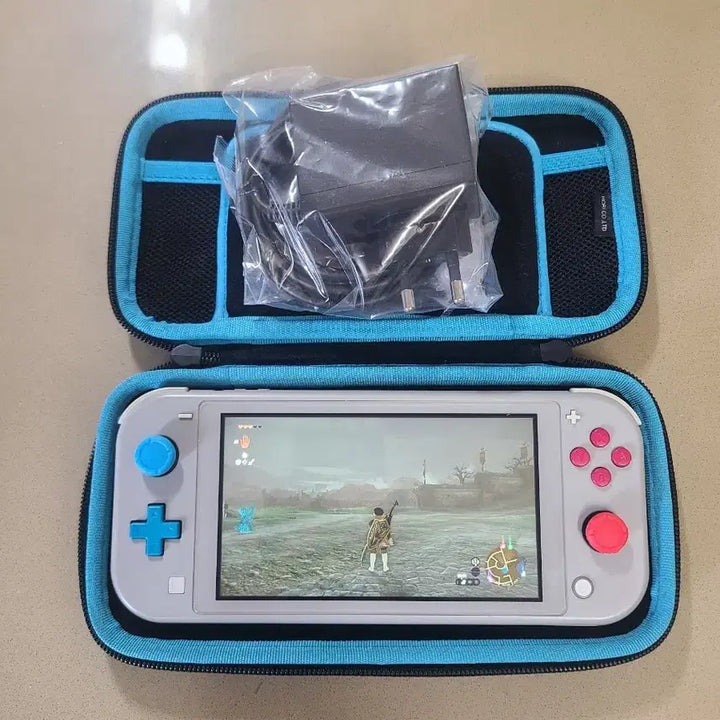 [BUNJANG] Nintendo Switch Lite Zacian &amp; Zamazenta Edition Console with Tears of the Kingdom Installed / 왕눈포함)닌텐도 스위치 라이트 자시안 자마젠타 에디션+충전기,파우치