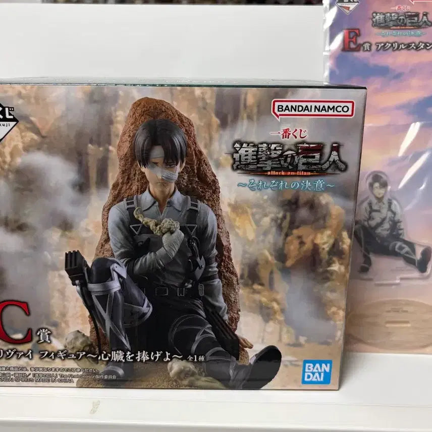 [BUNJANG] Attack on Titan Levi C Prize Acrylic Stand Bundle Set / 택포14)진격의거인 제일복권 리바이 c상,아크릴 스탠드 일괄