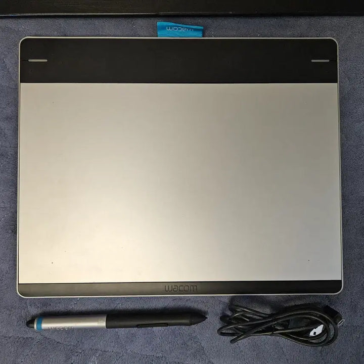 [BUNJANG] Wacom Intuos Pen &amp; Touch Medium CTH-680 Tablet / 와콤 인튜어스 펜&amp;터치 중형 CTH-680