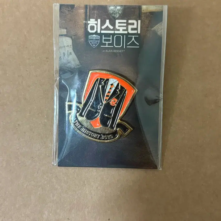[BUNJANG] The History Boys School Uniform Badge / 연극 히스토리 보이즈 교복 뱃지