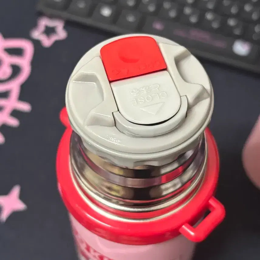 [BUNJANG] Hello Kitty 1998 Vintage Water Bottle / 헬로키티 고전템 팝니다 (98년도 생산)