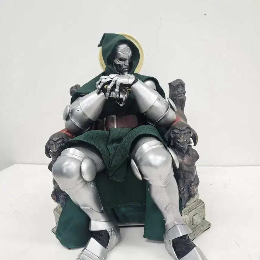 [BUNJANG] Sideshow Doctor Doom Premium Format Figure / 사이드쇼 닥터둠 Premium Format