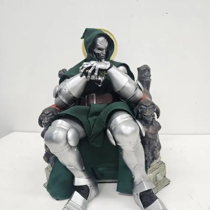 [BUNJANG] Sideshow Doctor Doom Premium Format Figure / 사이드쇼 닥터둠 Premium Format