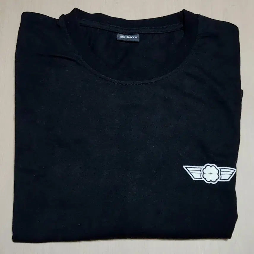 [BUNJANG] DAY6 Team T-Shirt / 팀 데이식스 티셔츠