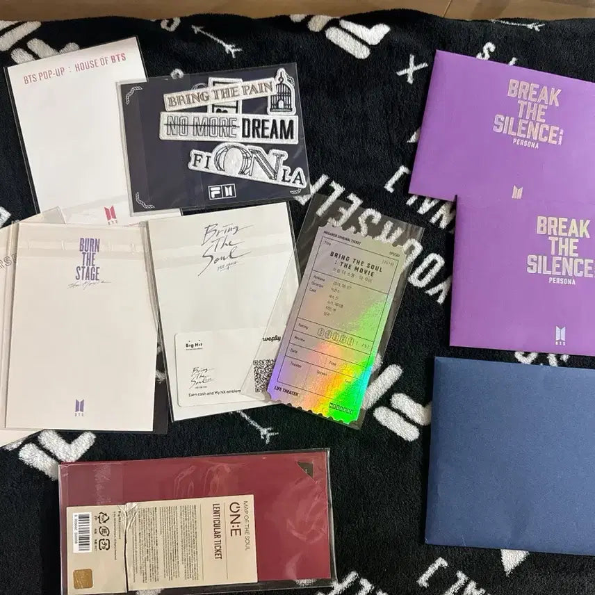 [BUNJANG] BTS Movie Postcards and Memorabilia Bundle Set / 방탄소년단 영화 엽서 외 추억템 일괄