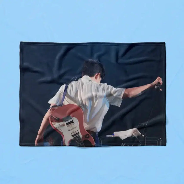 [BUNJANG] Lucy Choi Sangyeop Birthday Cafe Edward Ver. Photo Blanket / 루시 최상엽 생일카페 포토담요 에드워드ver
