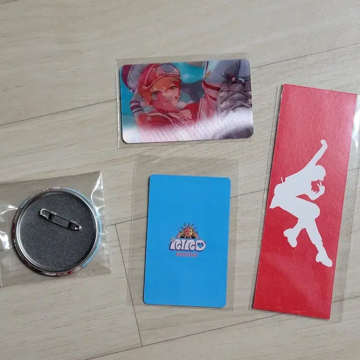 [BUNJANG] Sikoshiism Nino 2nd Anniversary Pin Button &amp; Bookmark Bundle Set / 스코시즘 니노 2주년 기념굿즈 포토카드&amp;렌티큘러&amp;핀버튼&amp;책갈피 일괄
