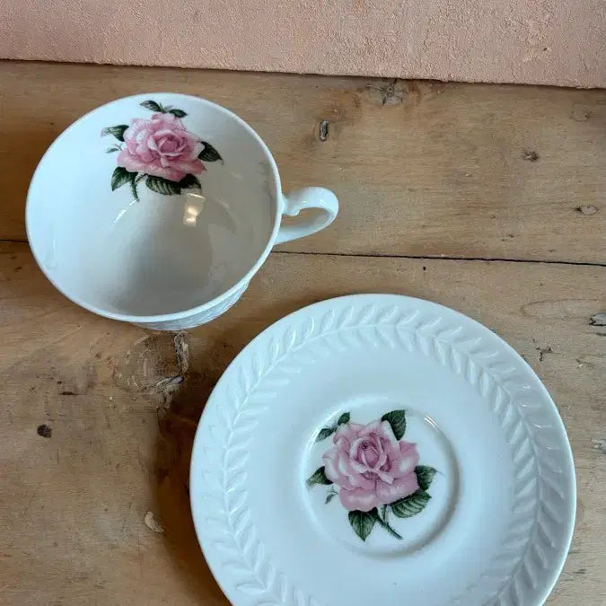 [BUNJANG] 1940s Theodore Haviland Rose Cup and Saucer / 1940년대 미국 테오도르 하빌랜드 로즈 컵앤소서