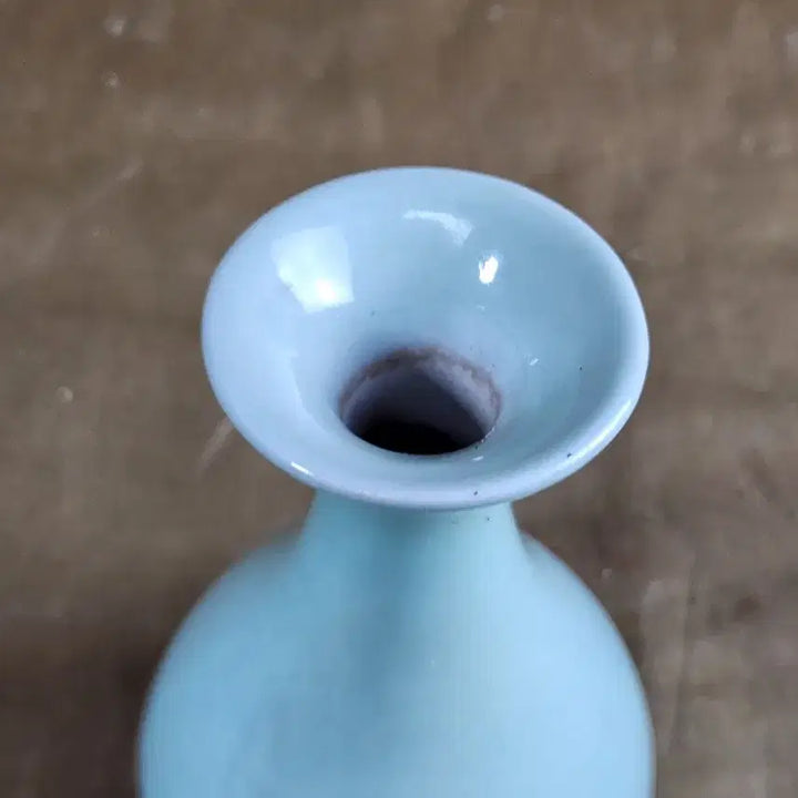 [BUNJANG] Small Green-Tinged Bottle Vase / 은근한 녹색빛깔 작은 주병