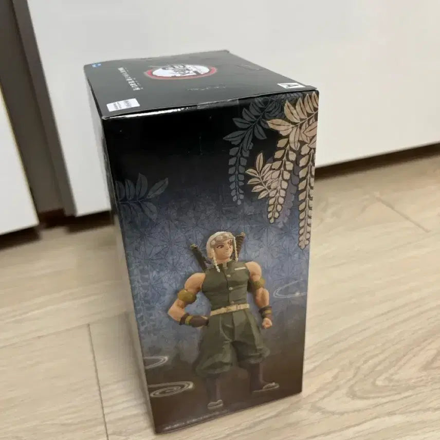 [BUNJANG] Demon Slayer Tengen Uzui Figure / 귀멸의 칼날 우즈이 텐겐 피규어
